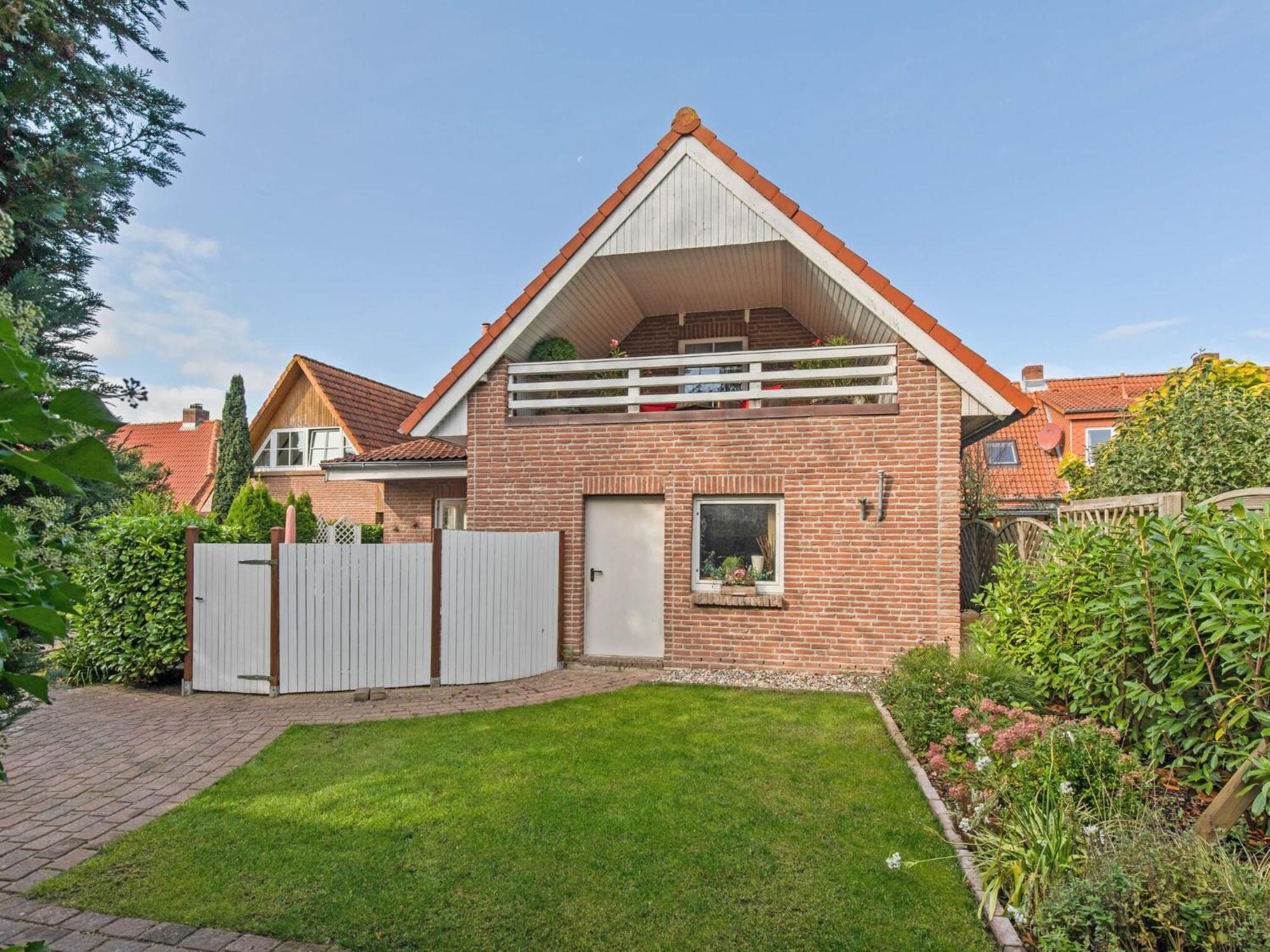 Enticing Holiday Home In Oldenburg With Garden Near Sea Dannau Exterior photo