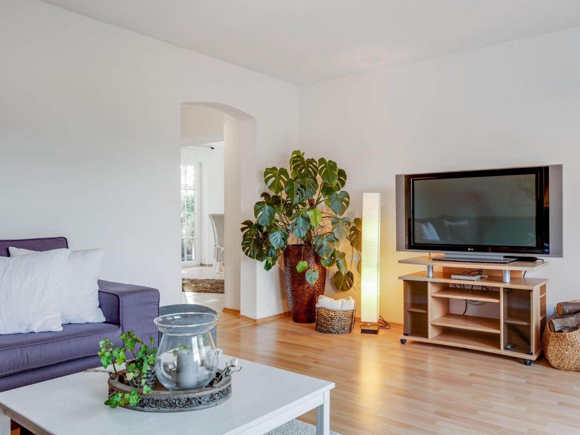 Enticing Holiday Home In Oldenburg With Garden Near Sea Dannau Exterior photo