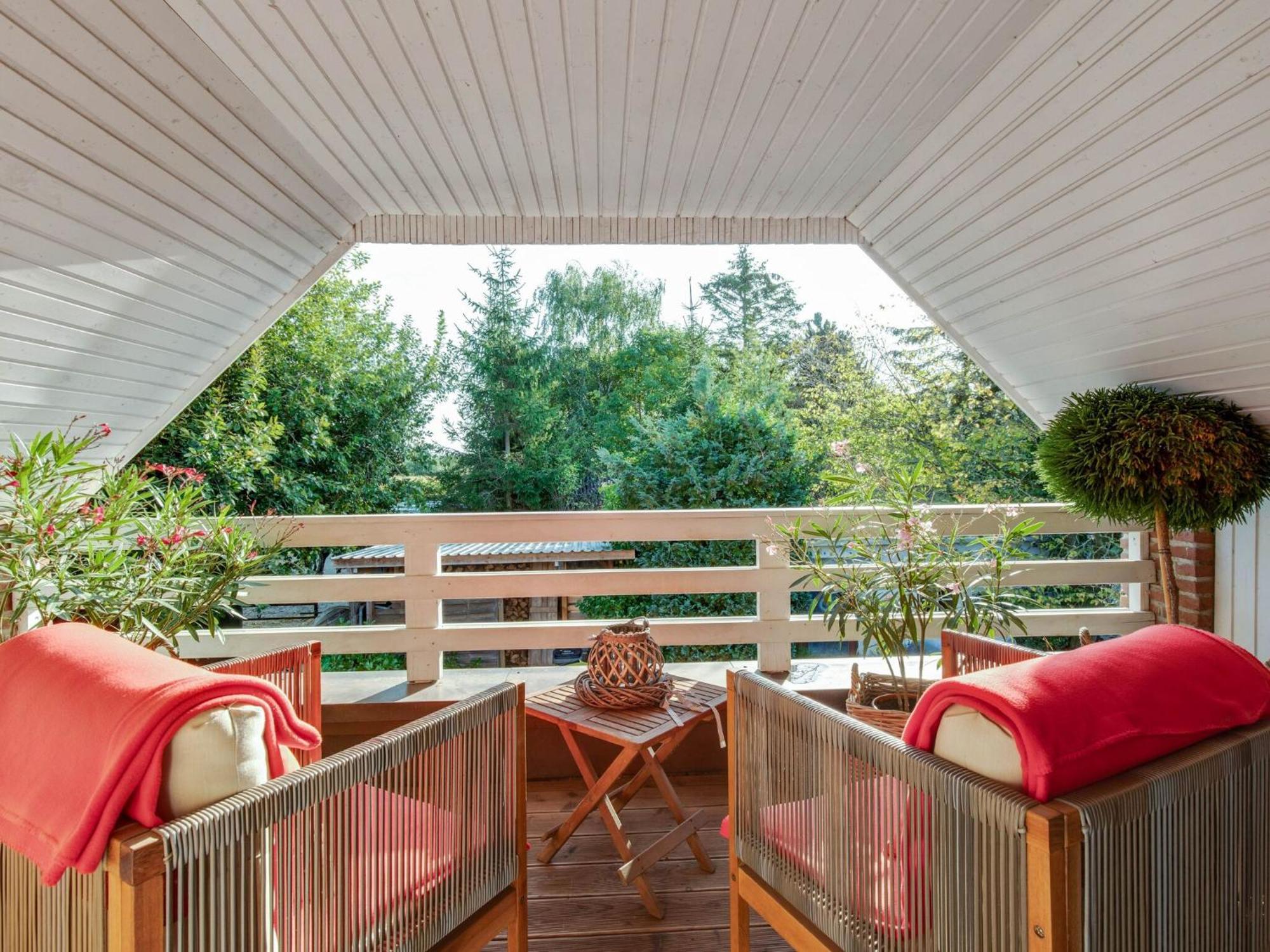 Enticing Holiday Home In Oldenburg With Garden Near Sea Dannau Exterior photo