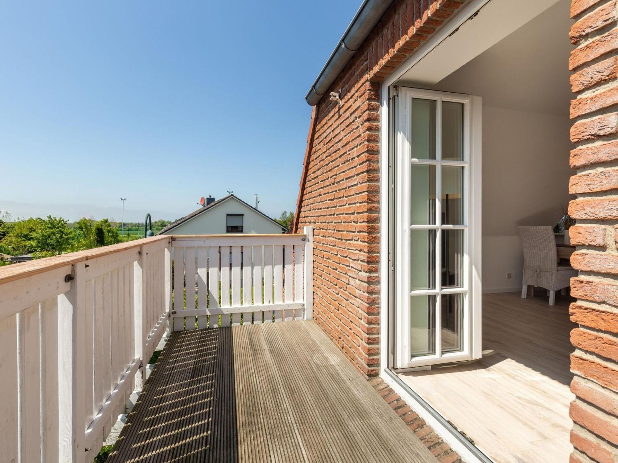 Enticing Holiday Home In Oldenburg With Garden Near Sea Dannau Exterior photo